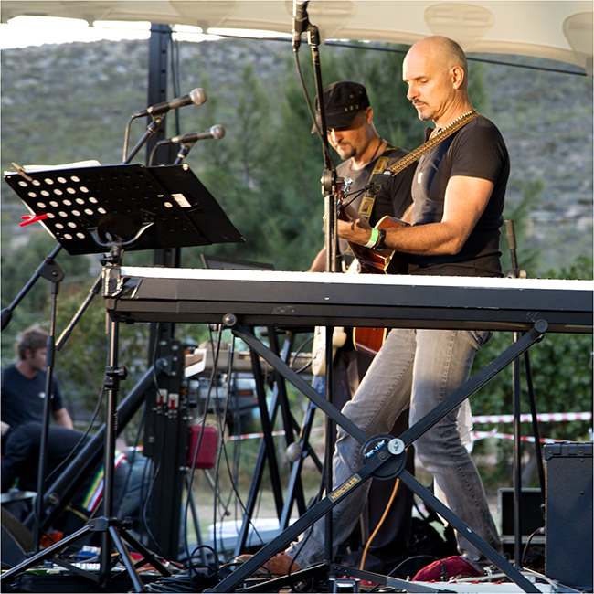 Mood Swings Unplugged - Image 13