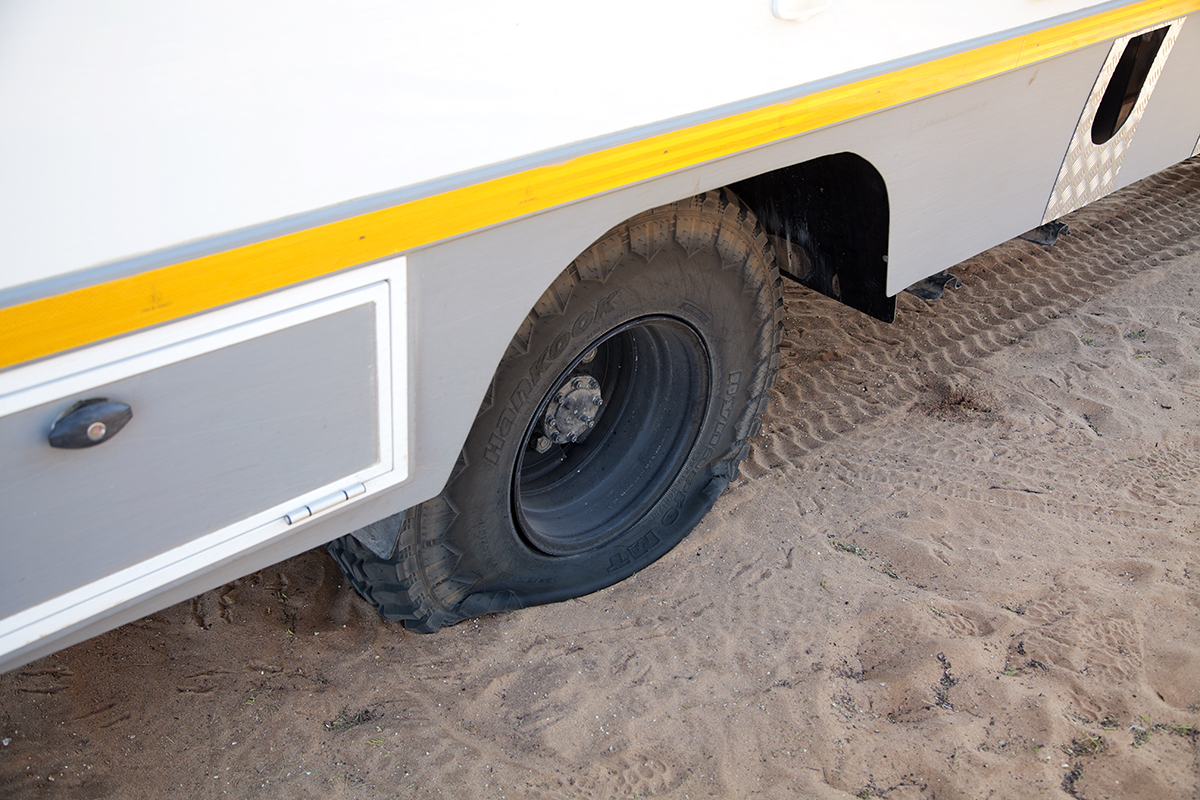 The Fab Four Conquer The Kalahari - En Route to Mabuasahube - Image 14
