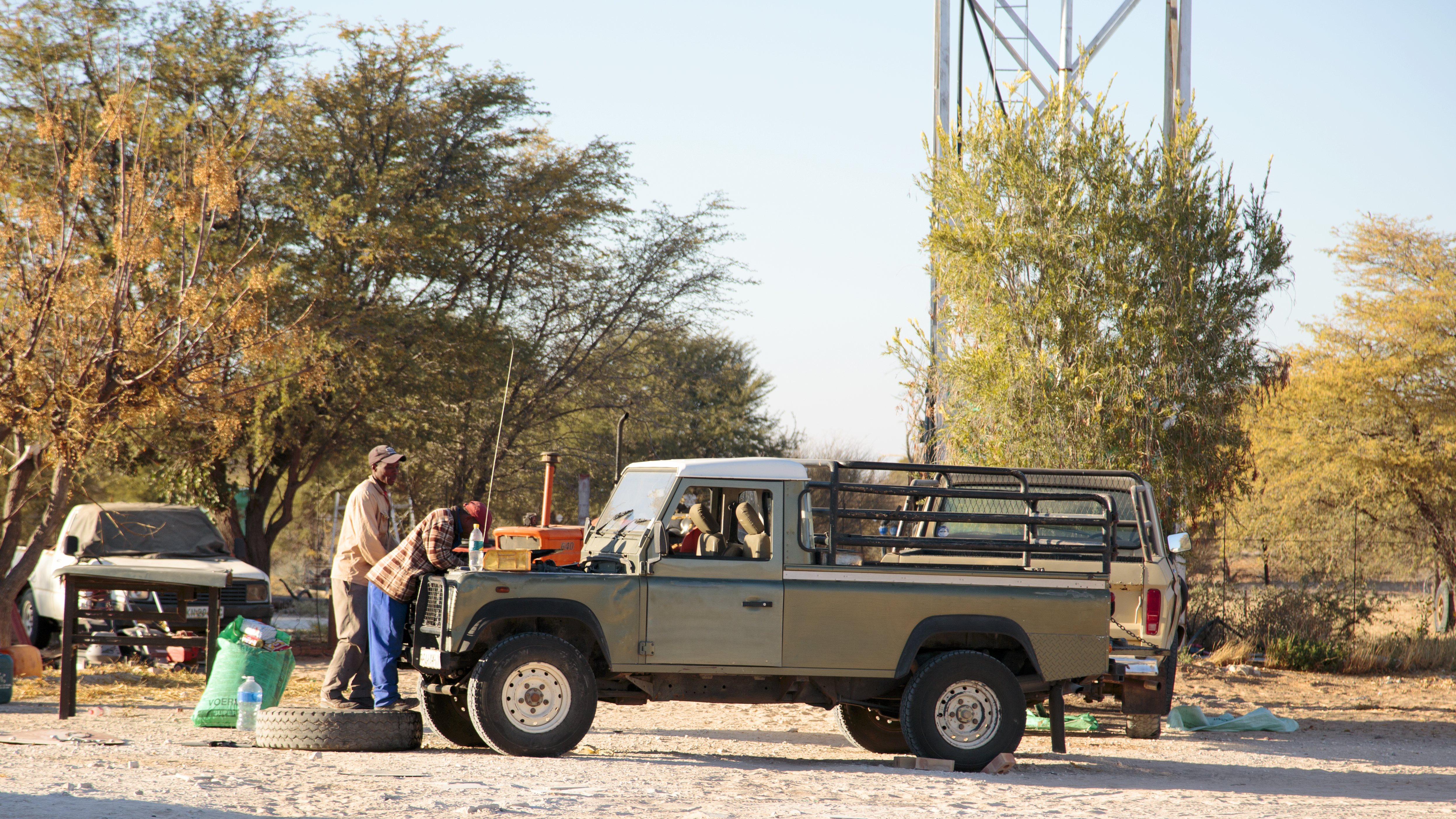 The Fab Four Conquer The Kalahari - En Route to Mabuasahube - Image 6