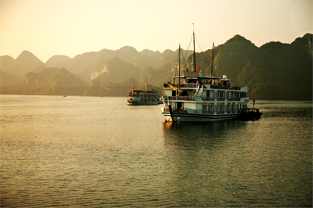 Halo! Halong is Halong Bay? Halong can I stay?